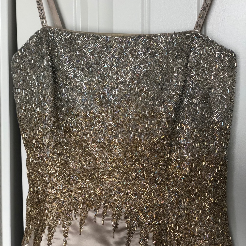 Dress - Picture 4 of 6